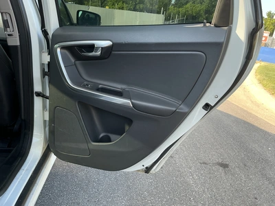 USED 2016 VOLVO XC60 T5 PREMIER