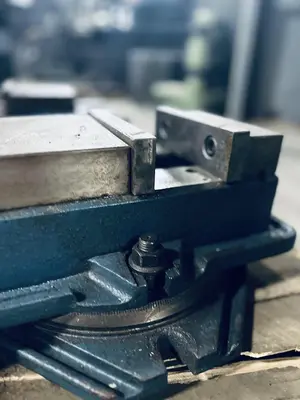T&O Table Vise