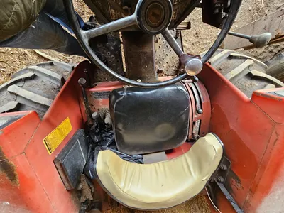 1988 Case International 585 tractor with loader | Iron Listing (26)