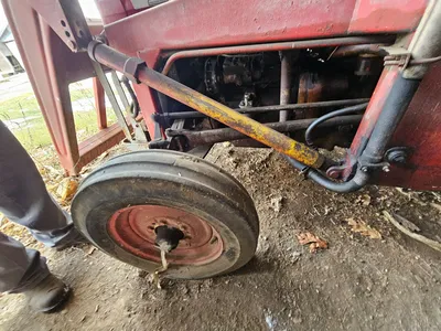 MASSEY FERGUSON 135 Tractor | Iron Listing (5)