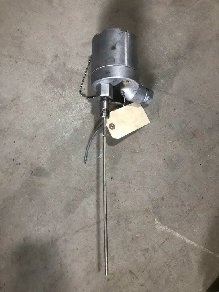 Rosemount Model 79 Connection Head w/ Explosion Proof Temperature Sensor