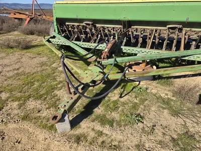USED 1986 JOHN DEERE 8300