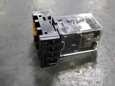NEW OMRON MKS2PIN