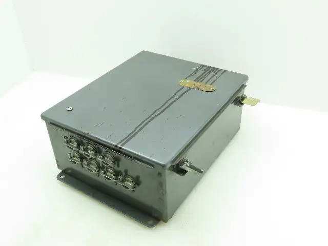 Hoffman A-1210CH/SPL Electrical Enclosure 12"x10"x5" w/Two 4 Amp Motor Starters