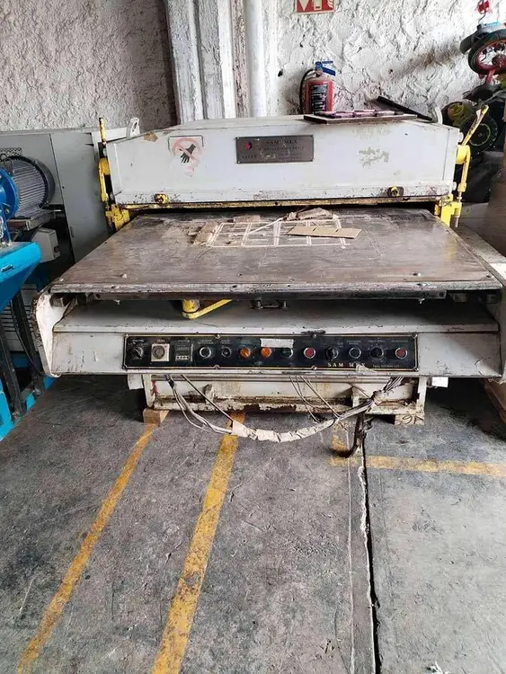 Used GIANT _UNKNOWN_ Die Cutters | Matchbox Machinery #929848