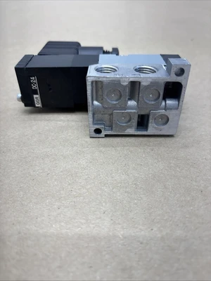NEW Parker PCS2406-02-D24DL