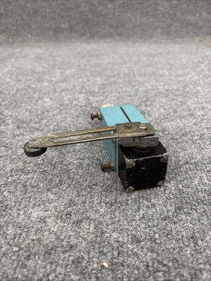 Used Micro Switch LSR1A Relays & Switches California US | Davliegogo LLC #1706191