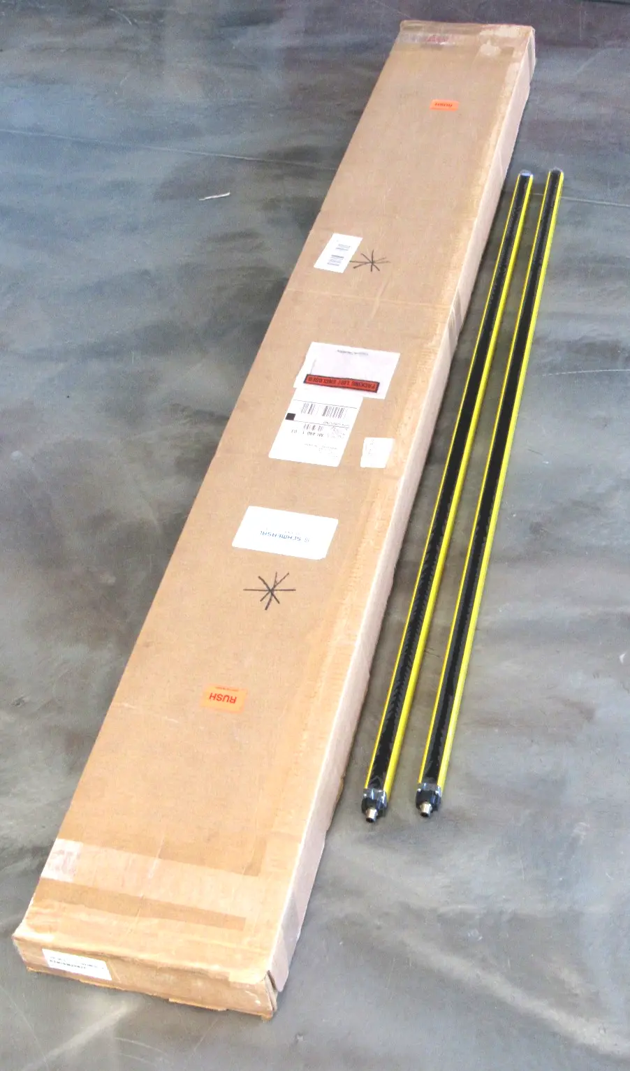 NEW SCHMERSAL SLC440COM-ER-1370-14 SAFETY LIGHT CURTAIN SET 1339560104