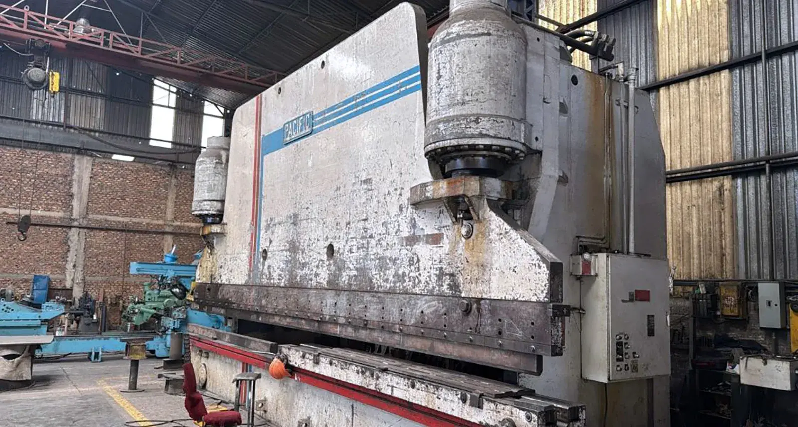 Used 1977 Pacific K1000-26 1000 Ton 26 Ft Hydraulic Press Brake Press Brakes MX | Machine Tool Bids #1412926