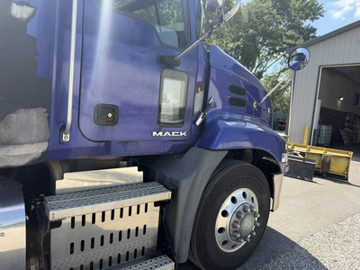 Used 2013 MAC 613CXU613 Conventional trucks Indiana US | Miedema Asset Management Group #1414639