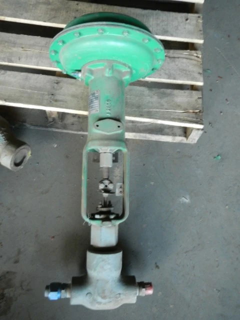 Fisher 1" 3600 Class, WCB Steel Threaded Control Valve