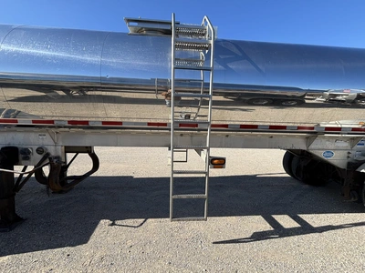 Used 2017 WALKER MILK TANKER TRAILER Liquid Supply Trailers Michigan US | Miedema Asset Management Group #1709518