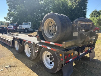 Used 2012 GLOBE _UNKNOWN_ Lowboy Trailers Tennessee US | Moore Equipment #1517235