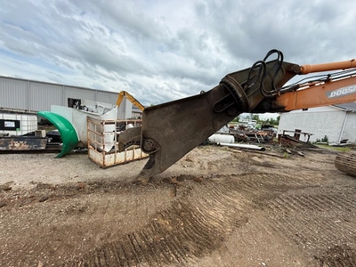 Doosan DX255LC w/ Genesis GXP400R shear