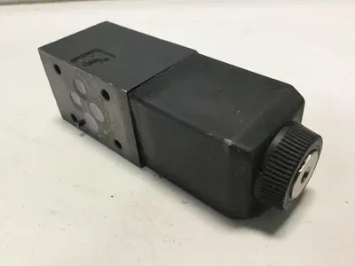 USED VICKERS DG4V-3-2A-M-U-H7-60