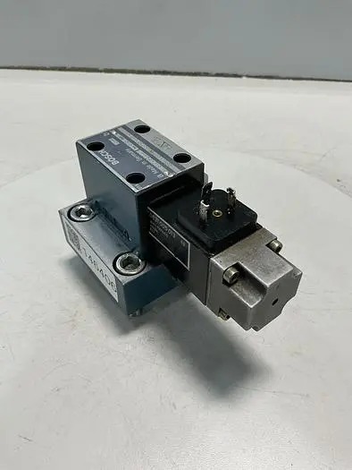 Used BOSCH 0 810 090 240 Valves/Fittings Michigan US | Ideal Machinery #698104
