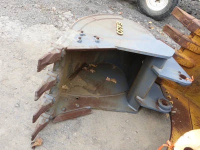 New | in-Stock ESCO KOBELCO SK150 / SK160 /SK170 / ED180 / ED190 / ED1 Multipurpose Buckets New York US | Abele Tractor #1343105