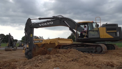 USED 2022 Volvo EC380E