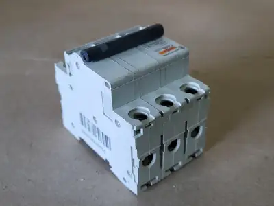 Used MERLIN GERIN C60N Switchgears British Columbia CA | Lenmark #239040