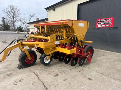 Haybuster 107C No Till Seed Drills | County Equipment Company LLC (7)