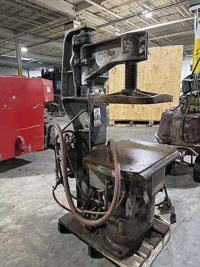 Used SPO SQUEEZER 111-JU-2 Foundry Molding Machines | World Equipment and Machine Sales #394624