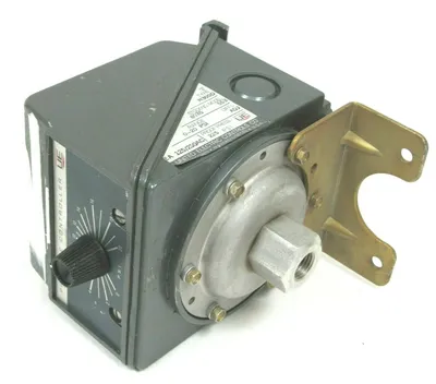 NEW UNITED ELECTRIC CONTROLS PRESSURE CONTROLLER