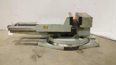 10" Milling Vise with Extra Swivel (New) - 6