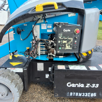 Used 2022 Z-33/18 Genie Articulating Boom Lifts Wisconsin US | Stack Equipment #1418939