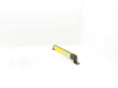 Allen Bradley 440L-T4J0320YD Light Curtain Guardmaster Transmitter Ser A Rev A
