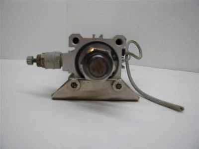 USED SMC CDQ2L32-300DCM-A73L