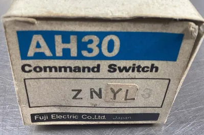 FUJI ELECTRIC AH30-ZNYL3 Command Switch Yellow 4B-35
