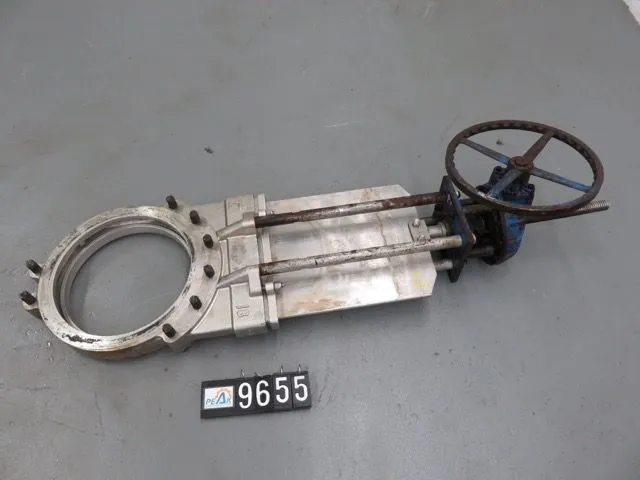 TL 18" knife gate valve, Hand Wheel Operated