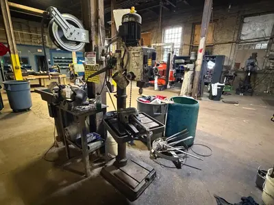 JET EQUIPMENT & TOOLS DRILL PRESS WITH VISE MA