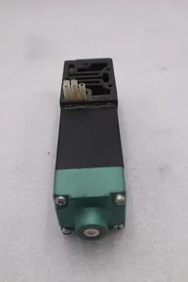 Numatics 225-372B Solenoid Air Control Valve 150 PSIG-AIR 24 VDC STOCK K-3816