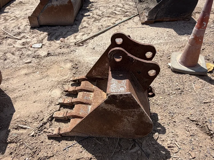 Used _UNKNOWN_ _UNKNOWN_ Multipurpose Buckets Texas US | Miedema Asset Management Group #1312814