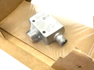 USED IFM LASER DISTANCE SENSOR RECTANGULAR, M18 HOUSE