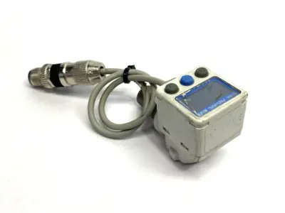 Used SMC Digital Pressure Switch 1/4" DAMAGED & MISSING BRACKET Pressure Switches Michigan US | Maverick Industrial Sales #1398890