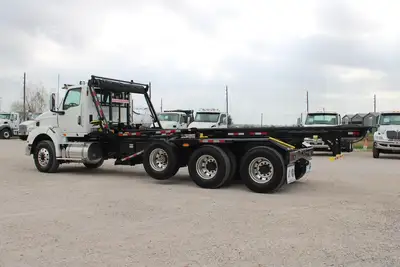 New | in-Stock 2026 INTERNATIONAL HX Rolloff Trucks Texas US | Roll Off Truck World #1491797