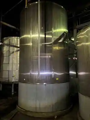 5600 gallon stainless steel tank
