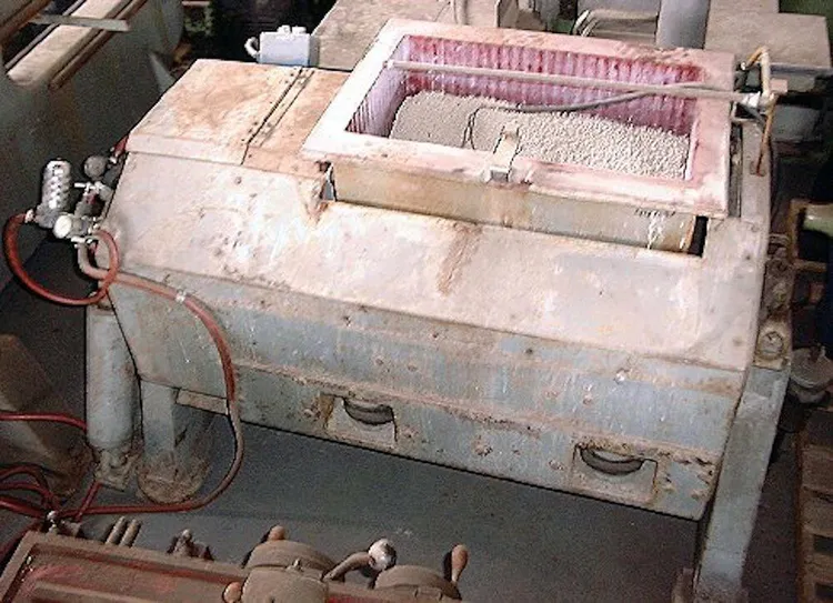 Used Pangborn 6 cu ft Vibratory Tub Tumbler Vibratory Machines Quebec CA | Machineco #1256398