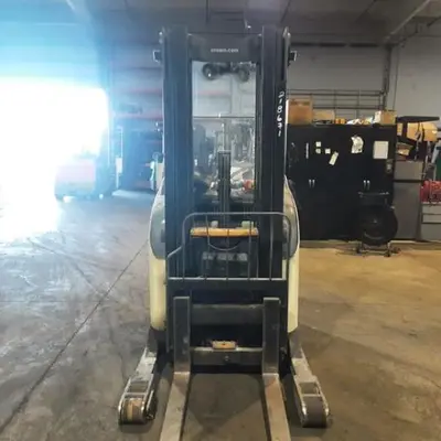USED 2016 CROWN RR5725-45