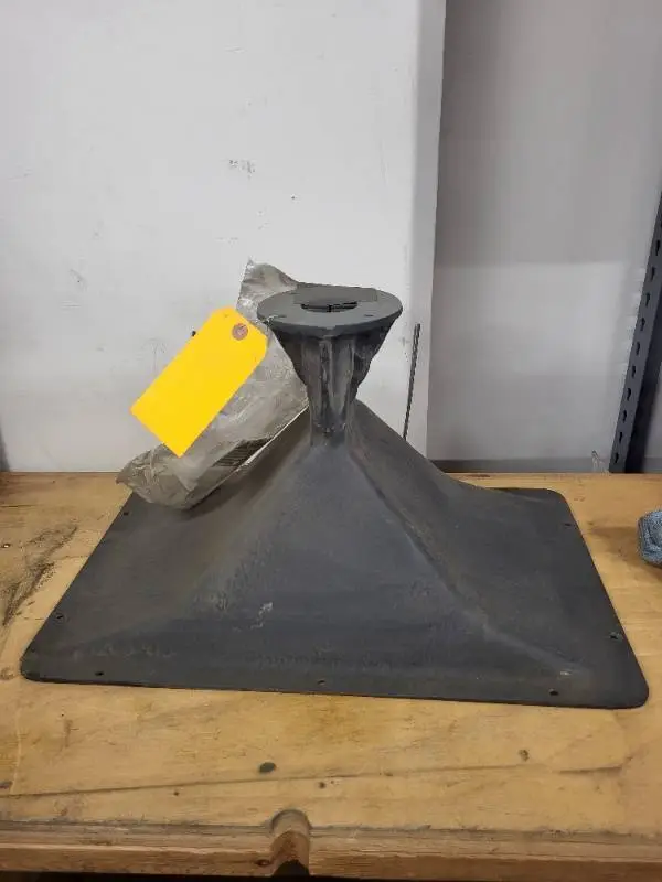 Electro-Voice HP940 Speaker Horn with Mounting Hardware