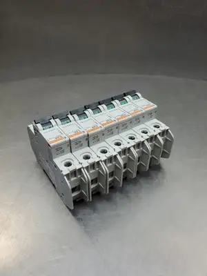USED Merlin Gerin 60107 MULTI 9 C60 Circuit Breaker, 6A