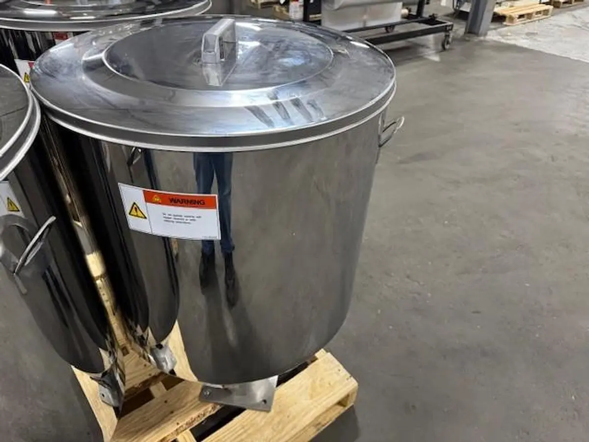 NEW HAITIAN 23"D X 38"H