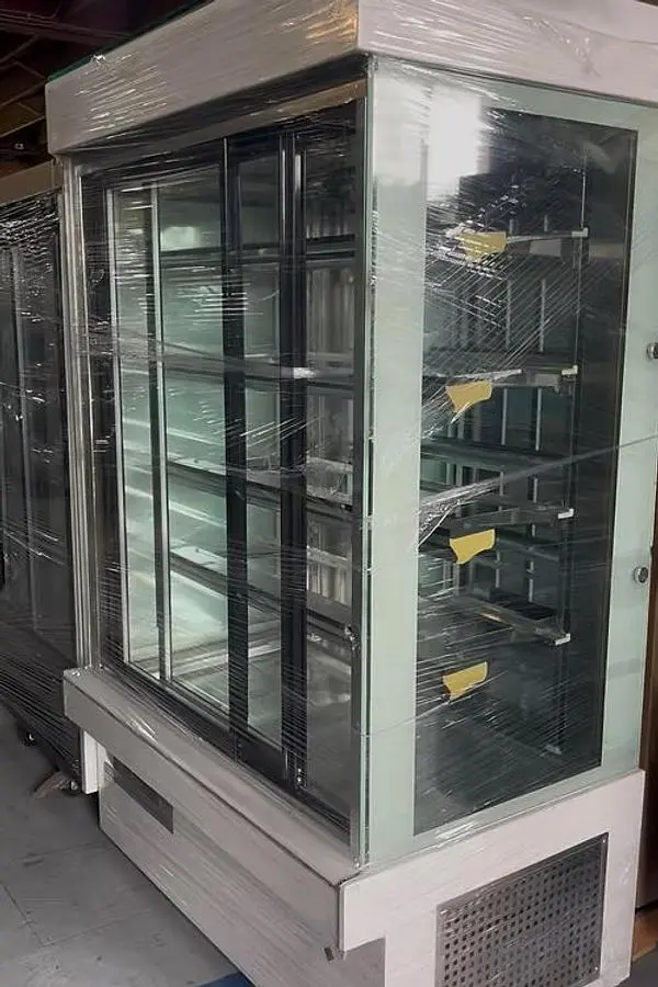 Refrigerator Square Showcase