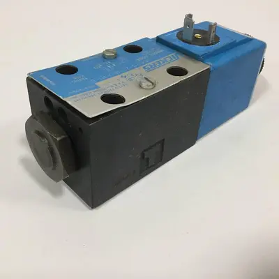 USED VICKERS DG4V-3-2A-M-U-H7-60