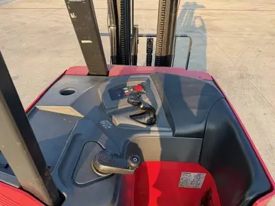 Used 2018 RAYMOND 425C35TT 3-Wheel Stand up Electric Counterbalance Forklifts Illinois US | Somerset Equipment Sales #1546206