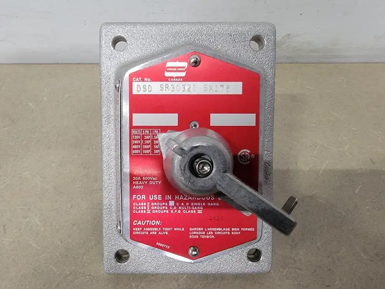 New | in-Stock CROUSE-HINDS DSD SR30320 SX178 Switchgears British Columbia CA | Lenmark #238617