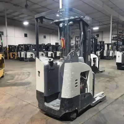 USED 2019 CROWN RR5725-45