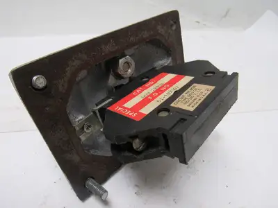 CROUSE HINDS EFDC 31105 120/240 VAC Explosionproof Circuit Breaker 20A  1" Hubs